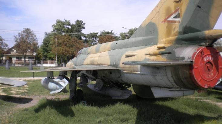 MIG-21_FIGHTER5.jpg